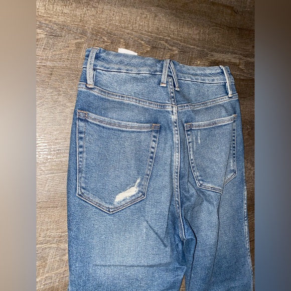 Good American Good Curve distressed ankle jeans NWOT - Picture 10 of 15